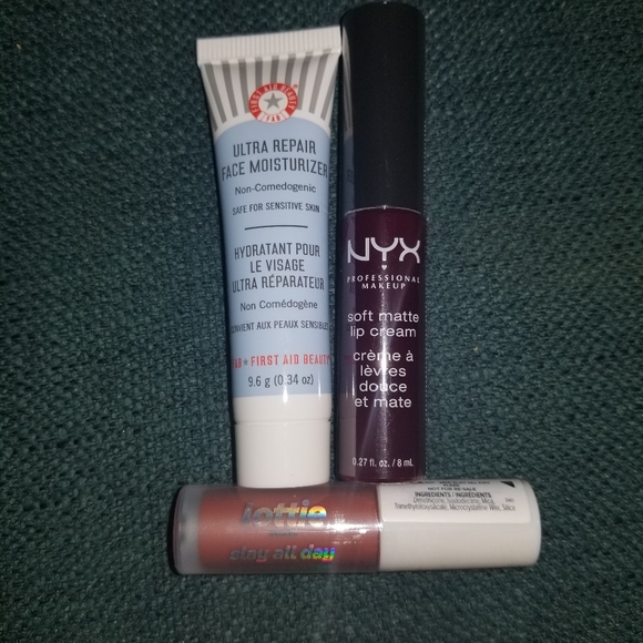 Makeup bundle! - Picture 8 of 8